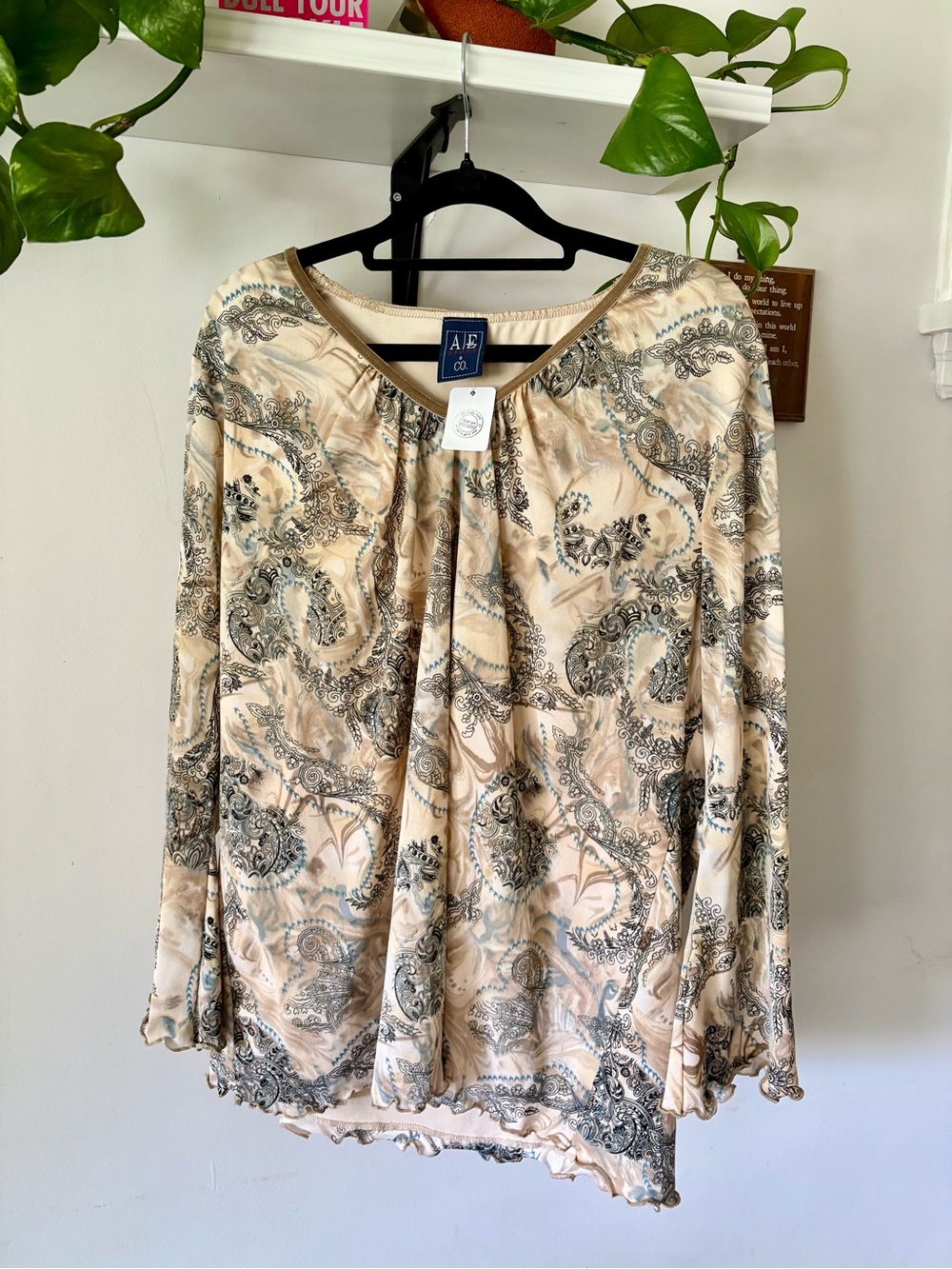 Women's Cream Paisley Long-Sleeve Top